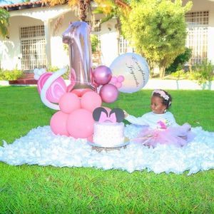 Meet your Posher, Nelly